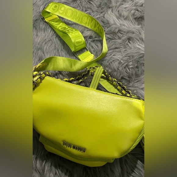 Steve Madden Vibrant Neon Yellow Crossbody Bag belt bag - Picture 2 of 2